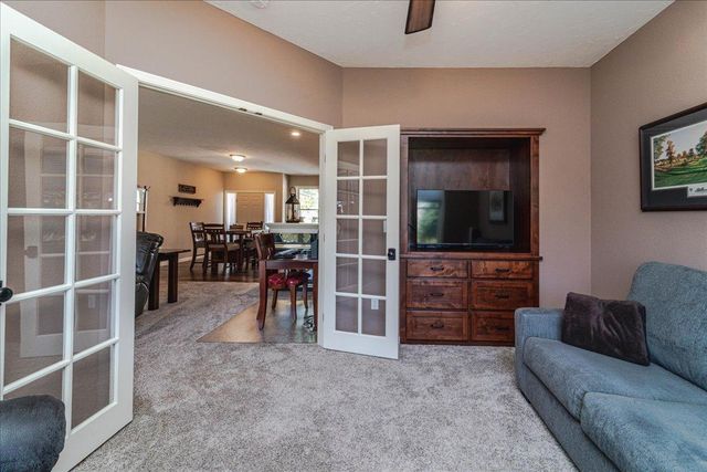 303 Fiddler Court SE, New Prague, MN 56071