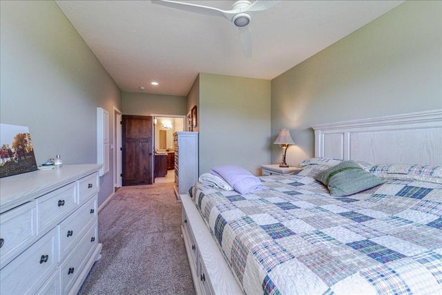 303 Fiddler Court SE, New Prague, MN 56071