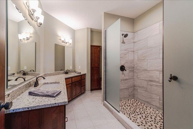 303 Fiddler Court SE, New Prague, MN 56071