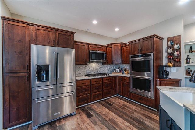 303 Fiddler Court SE, New Prague, MN 56071