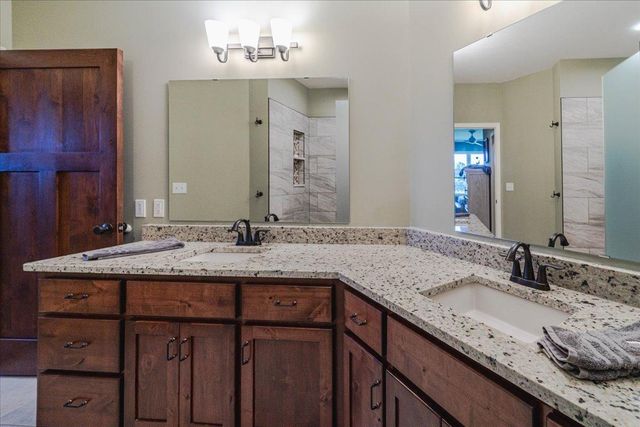 303 Fiddler Court SE, New Prague, MN 56071