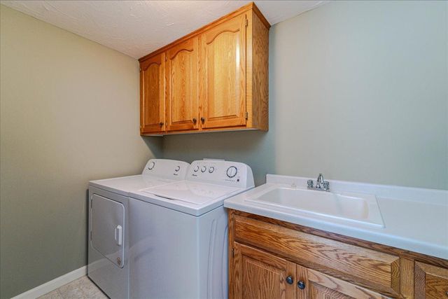 303 Fiddler Court SE, New Prague, MN 56071