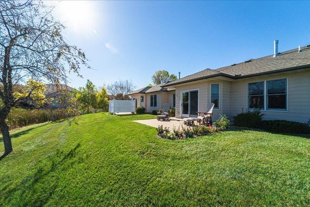 303 Fiddler Court SE, New Prague, MN 56071