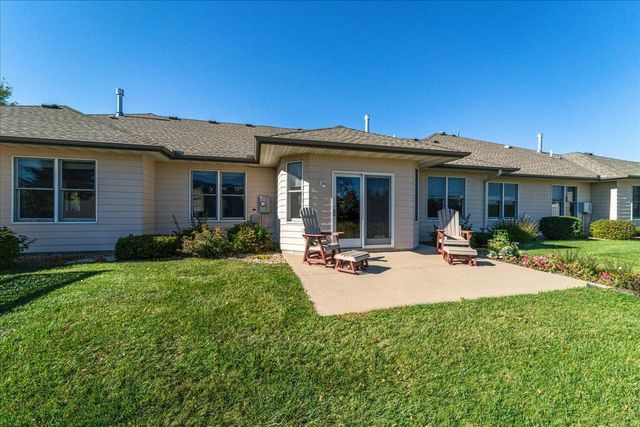 303 Fiddler Court SE, New Prague, MN 56071