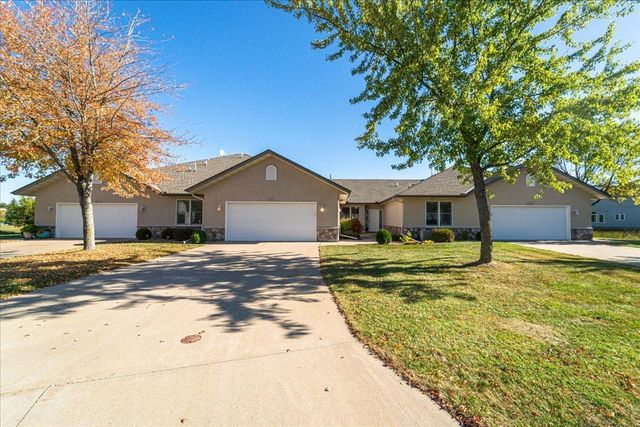 303 Fiddler Court SE, New Prague, MN 56071