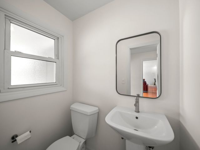 16 Yorkshire Drive, Lincolnshire, IL 60069