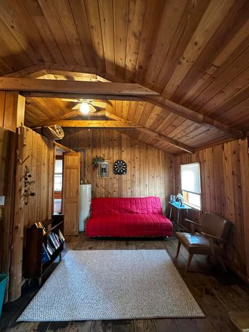 3743 N Peacock Trail, Peacock Twp, MI 49644