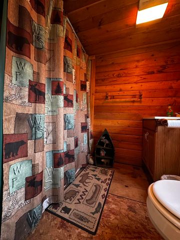 3743 N Peacock Trail, Peacock Twp, MI 49644