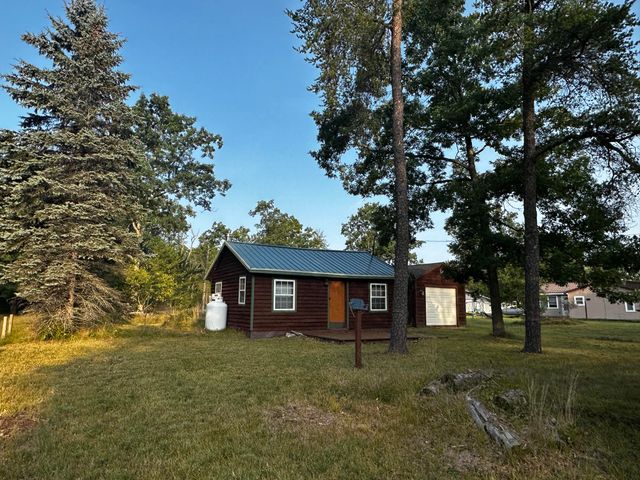 3743 N Peacock Trail, Peacock Twp, MI 49644