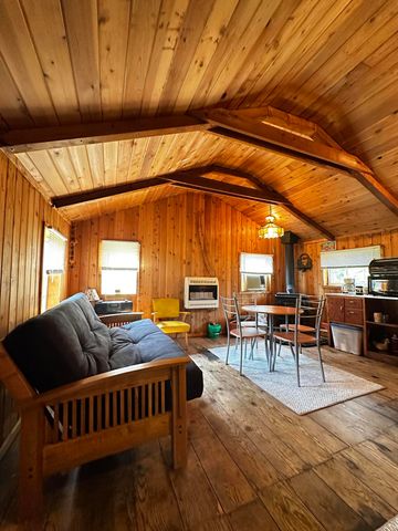 3743 N Peacock Trail, Peacock Twp, MI 49644