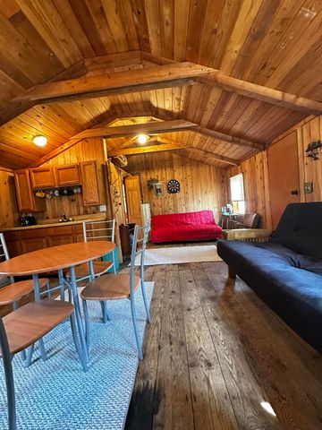 3743 N Peacock Trail, Peacock Twp, MI 49644