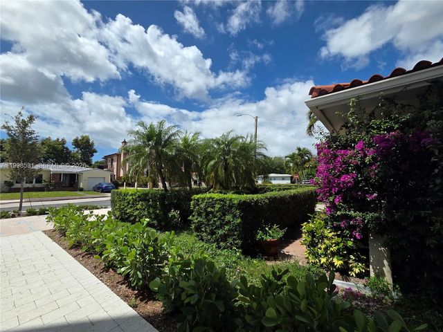 345 Malaga Ave, Coral Gables, FL 33134