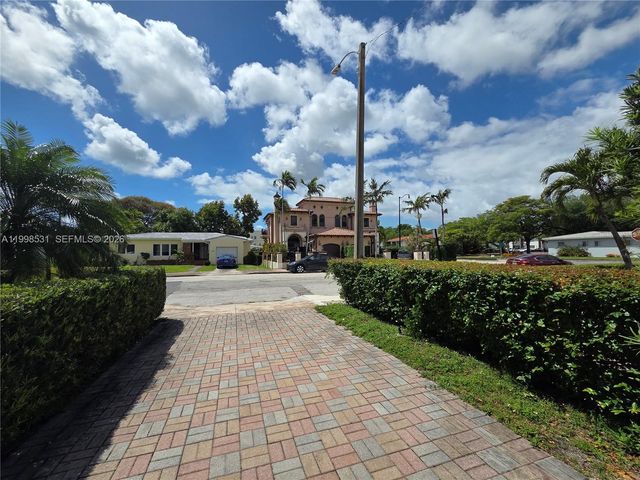 345 Malaga Ave, Coral Gables, FL 33134