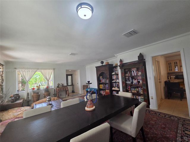 345 Malaga Ave, Coral Gables, FL 33134