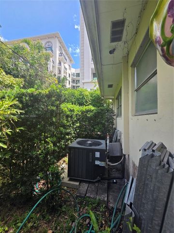 345 Malaga Ave, Coral Gables, FL 33134