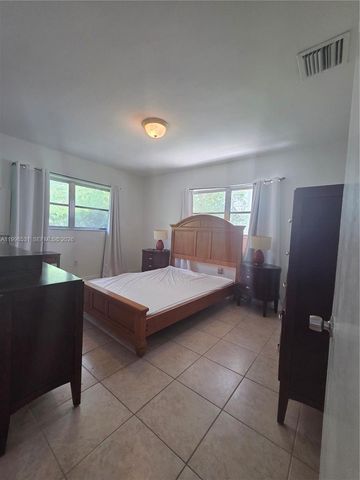 345 Malaga Ave, Coral Gables, FL 33134