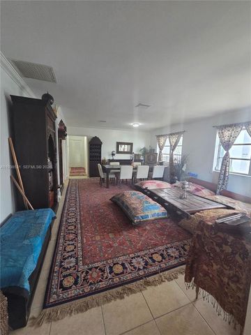 345 Malaga Ave, Coral Gables, FL 33134