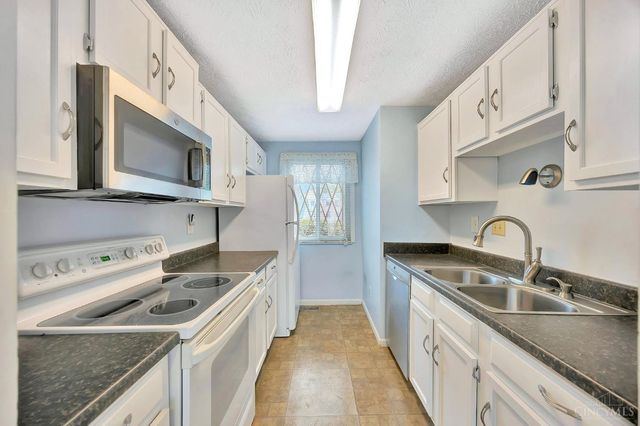 392 Wellington Court, Mason, OH 45040