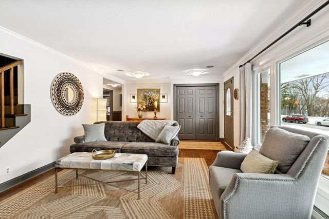 434 Yosemite Avenue N, Golden Valley, MN 55422