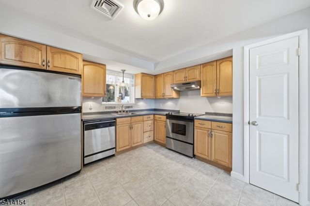 67 Hook Mountain Rd, Montville Twp., NJ 07045