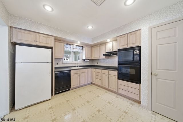 67 Hook Mountain Rd, Montville Twp., NJ 07045