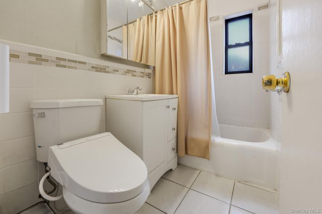 220-02 73rd Ave 007A2, Oakland Gardens, NY 11364