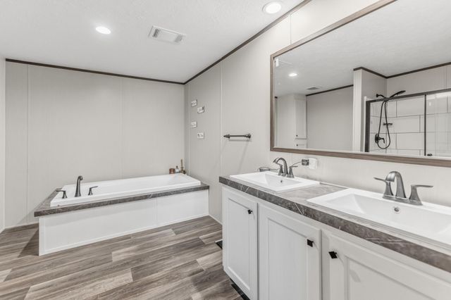 263 Robinson Creek Road, Huntsville, TX 77340