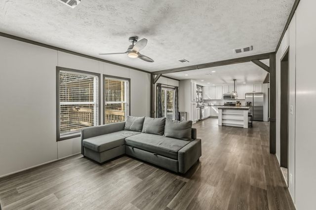 263 Robinson Creek Road, Huntsville, TX 77340