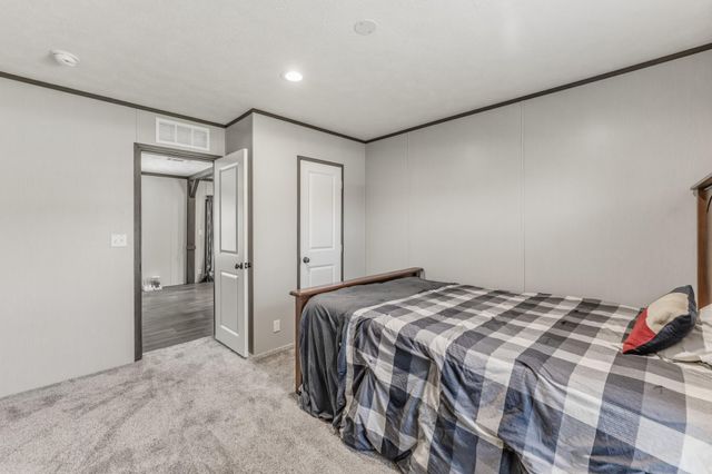 263 Robinson Creek Road, Huntsville, TX 77340