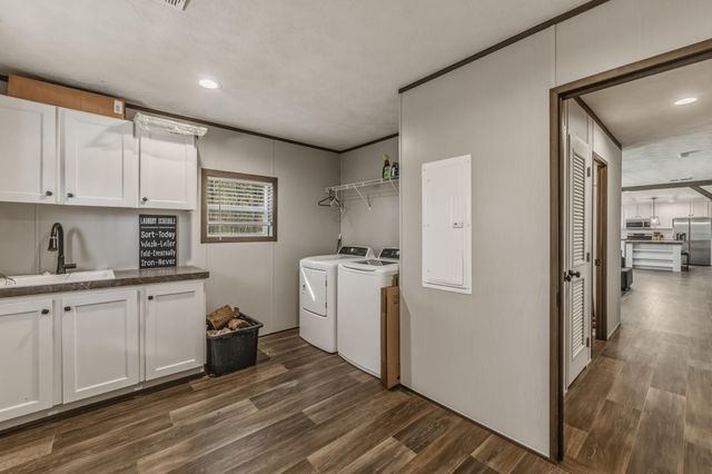 263 Robinson Creek Road, Huntsville, TX 77340