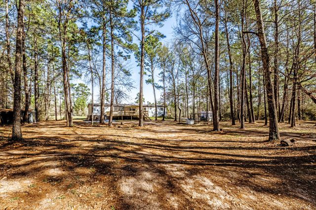263 Robinson Creek Road, Huntsville, TX 77340