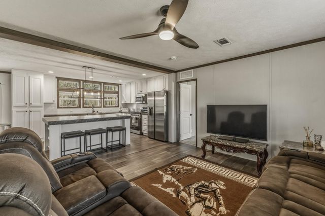 263 Robinson Creek Road, Huntsville, TX 77340