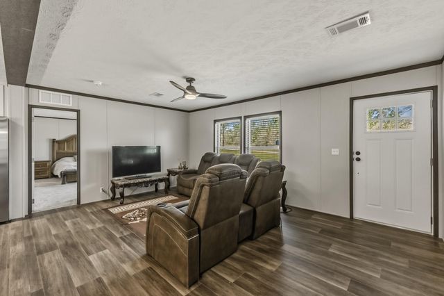 263 Robinson Creek Road, Huntsville, TX 77340