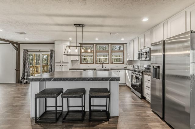 263 Robinson Creek Road, Huntsville, TX 77340