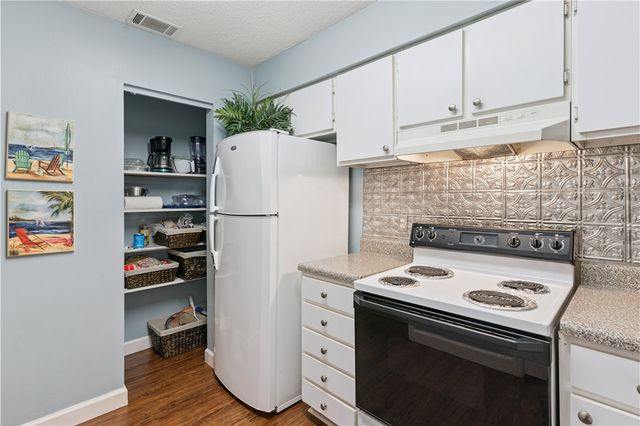 850 Mallery Street S 3, St Simons Island, GA 31522