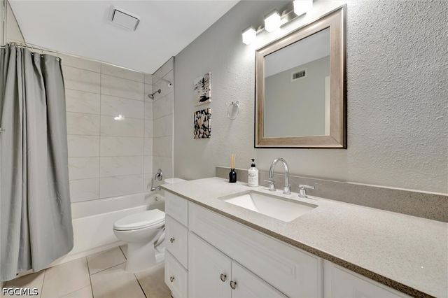 8110 S Woods CIR 4, Fort Myers, FL 33919