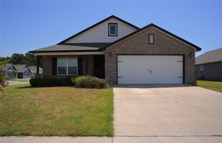 2005 W Fredericksburg Court, Broken Arrow, OK 74011