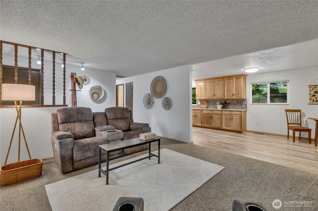 32544 24th Avenue SW, Federal Way, WA 98023