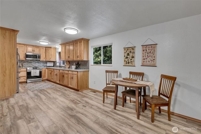 32544 24th Avenue SW, Federal Way, WA 98023