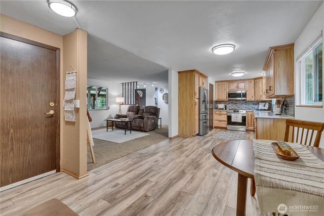 32544 24th Avenue SW, Federal Way, WA 98023