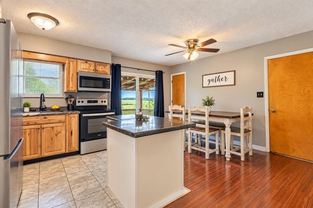 460 Sunset Drive, Bronston, KY 42518