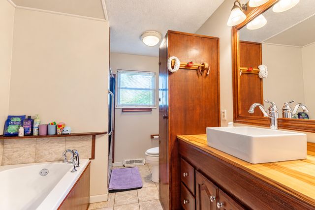 460 Sunset Drive, Bronston, KY 42518