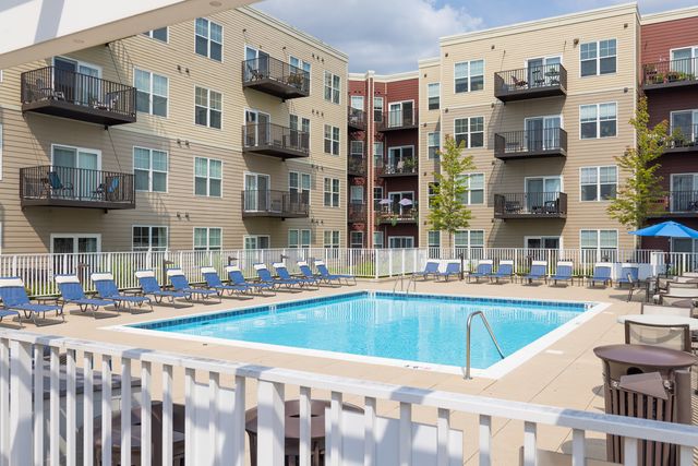 255 N Addison Avenue 528, Elmhurst, IL 60126