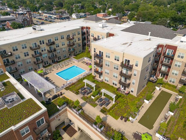 255 N Addison Avenue 528, Elmhurst, IL 60126