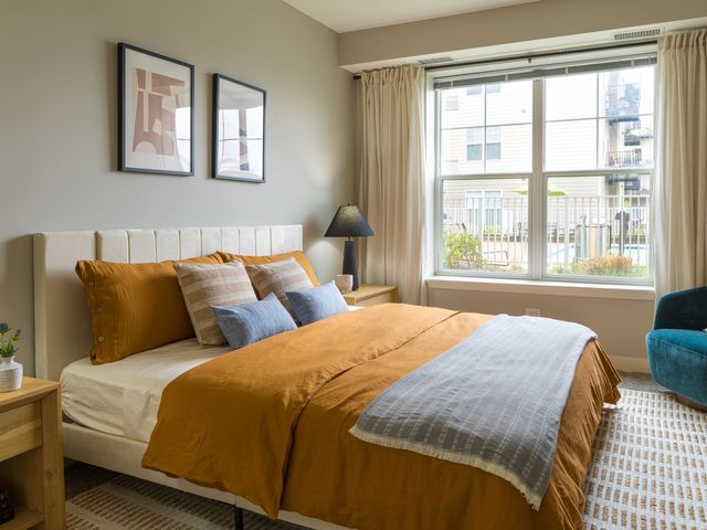 255 N Addison Avenue 528, Elmhurst, IL 60126