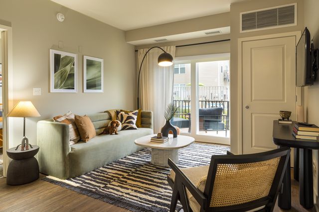 255 N Addison Avenue 528, Elmhurst, IL 60126