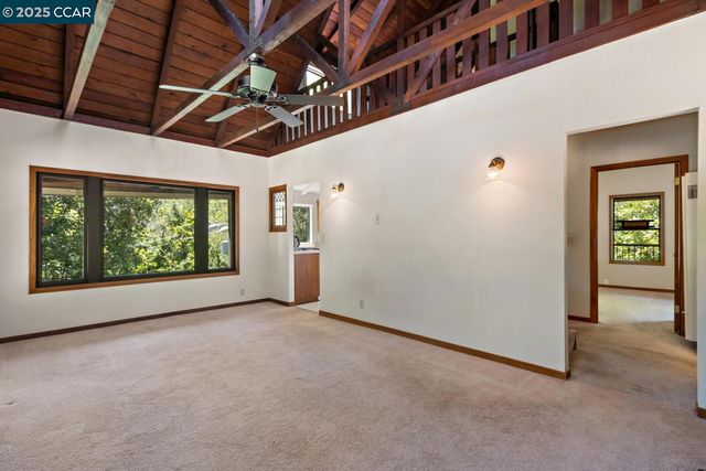 20 La Madronal, Orinda, CA 94563