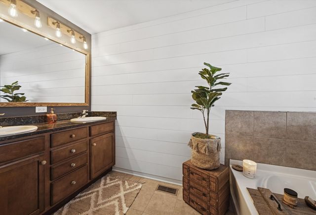 2380 River Hills Lane, Bolingbrook, IL 60490