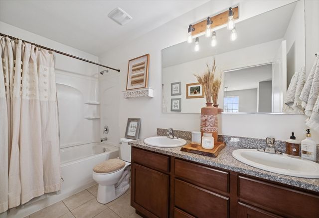 2380 River Hills Lane, Bolingbrook, IL 60490