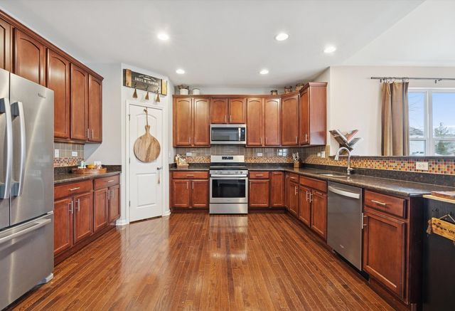 2380 River Hills Lane, Bolingbrook, IL 60490